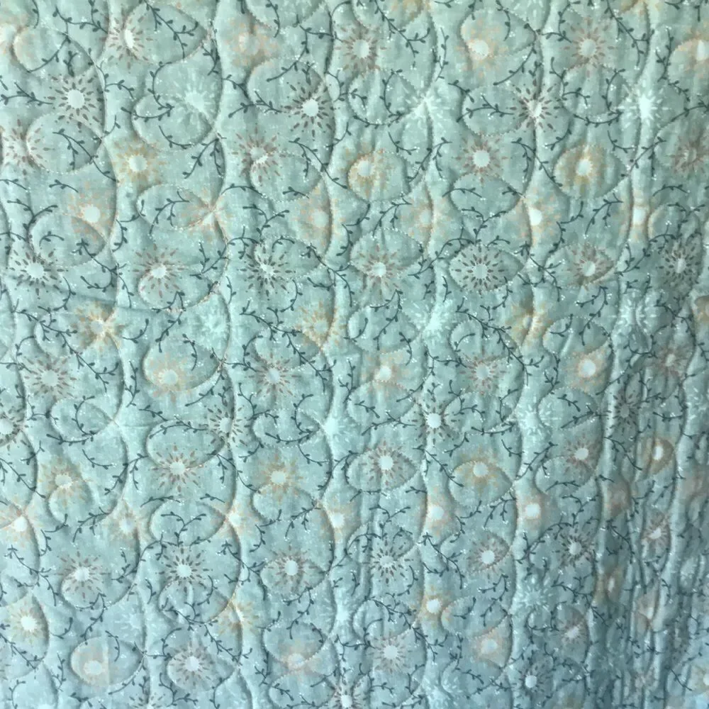 Handmade Quilt & 3 Pillows Set - Picture 13 of 14